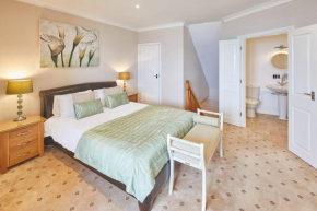 Host & Stay - Sea View 44